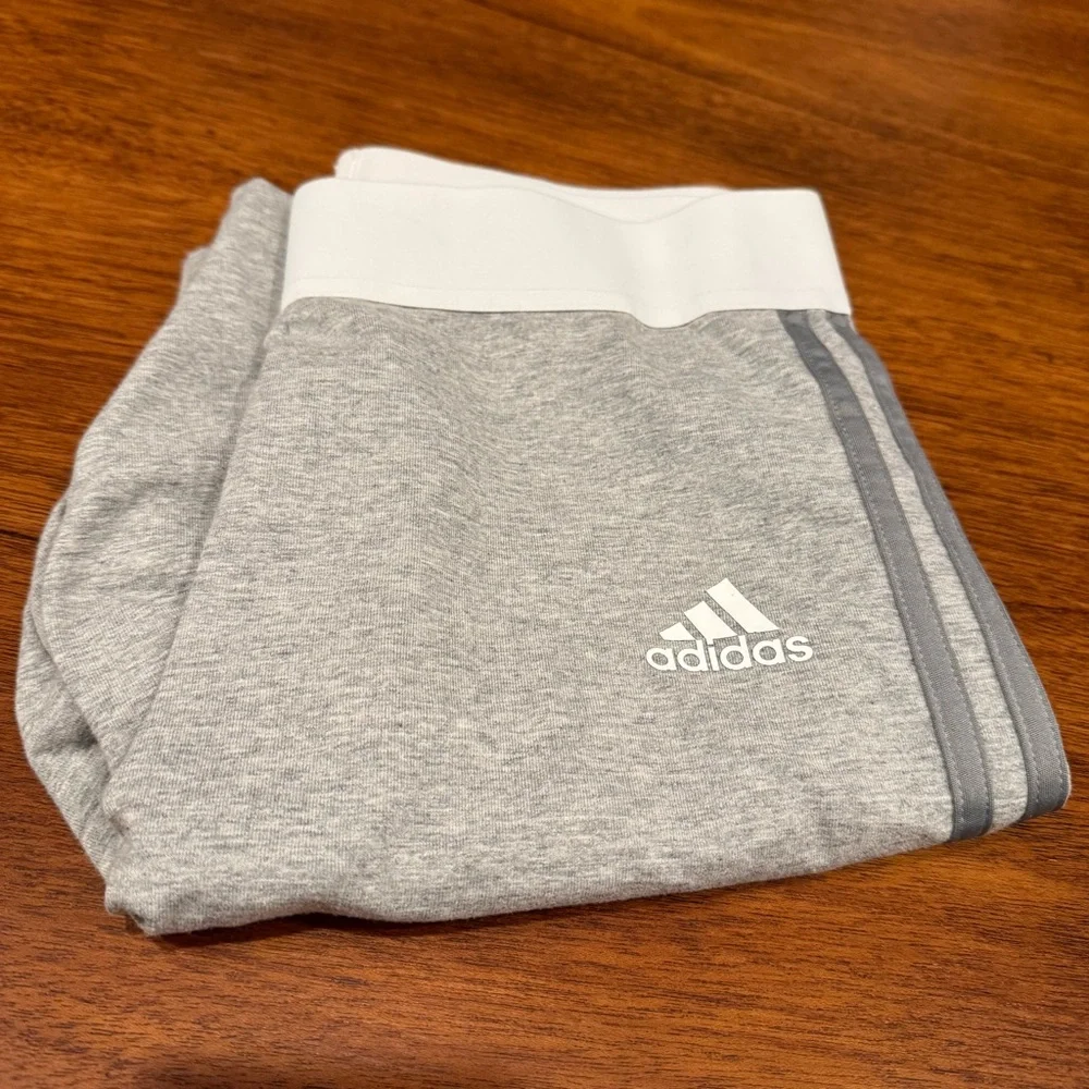 NWT Adidas Women's Biker Shorts Must Haves 3-Stripe Short Tights‎ Grey Medium